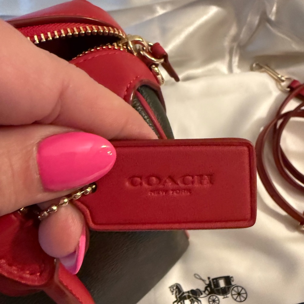 ❤️Coach like New  Red and Black Satchel Bag with crossbody strap ❤️ - Picture 5 of 6